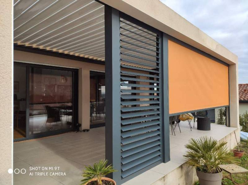 Vente et installation de pergola bioclimatique sur mesure avec store intégrés à Villefranche de Lauragais (31) en Haute-Garonne